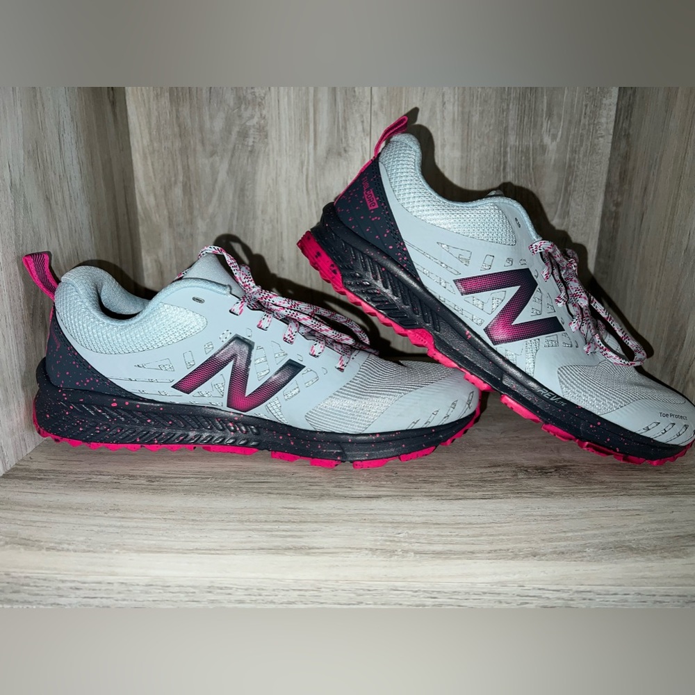 New Balance Sneakers Sz 7.5